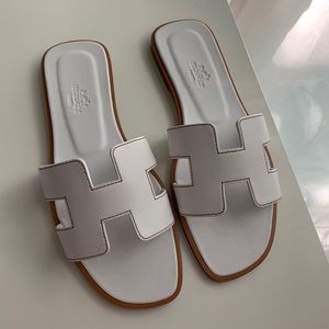 Hermes white oran sandals size 35